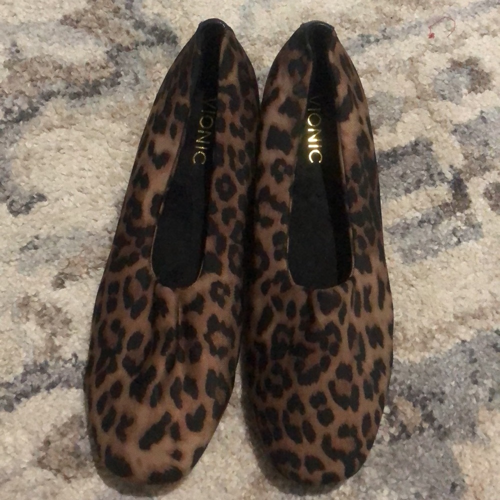 VIONIC with Orthaheel Technology Treat Powell - Tan Leopard - Picture 3 of 3